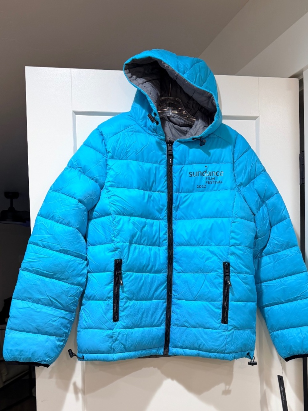 NWT Kenneth Cole Sundance Film Festival 2022 Park City Puffer Ski Jacket Coat M